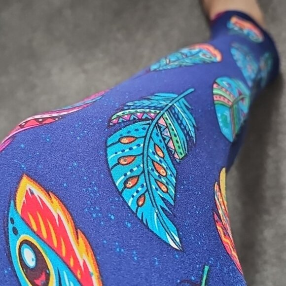 BLUE   Purple Multi Color Feather Print Full Length Leggings Size 12 NWT - Picture 4 of 4
